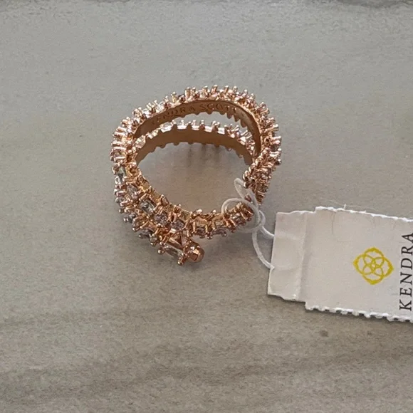 Kendra Scott Rosegold Beck ring - size 6 NWT - Picture 3 of 4